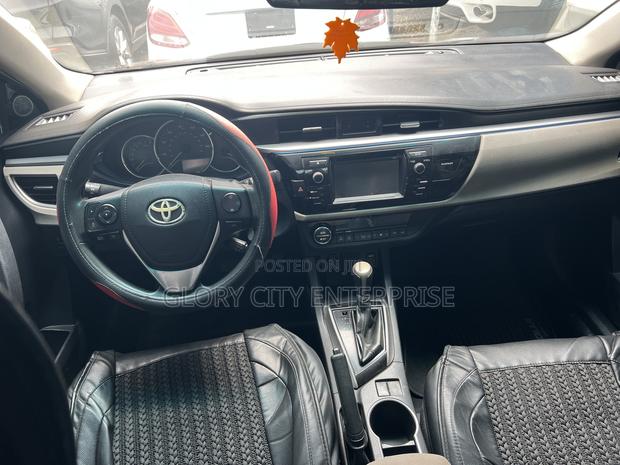 Toyota Corolla LE Eco 4dr Sedan (1.8L 4cyl CVT) 2015 Black