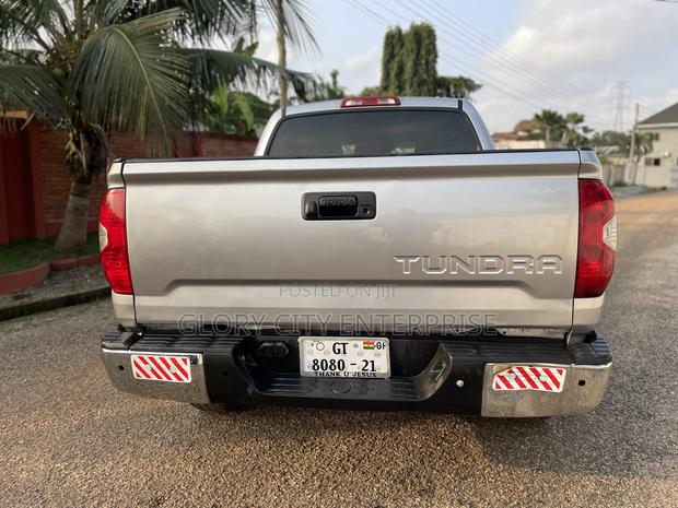 Toyota Tundra 2015 Silver