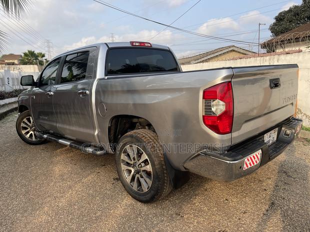 Toyota Tundra 2015 Silver