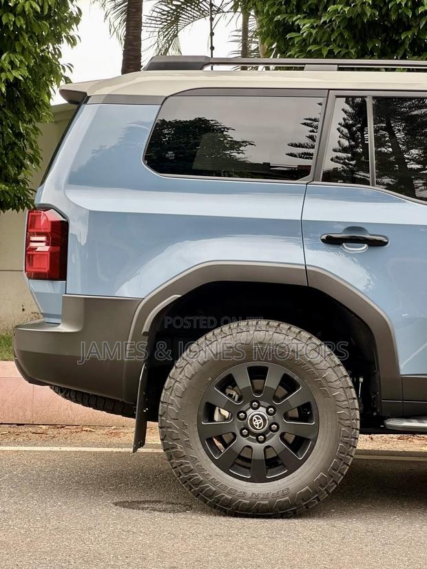 New Toyota Land Cruiser Prado 2.8 2024 Blue