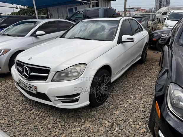 Mercedes-Benz C300 Luxury 4Matic Sedan AWD (3.5L 6cyl 7A) 2013 White