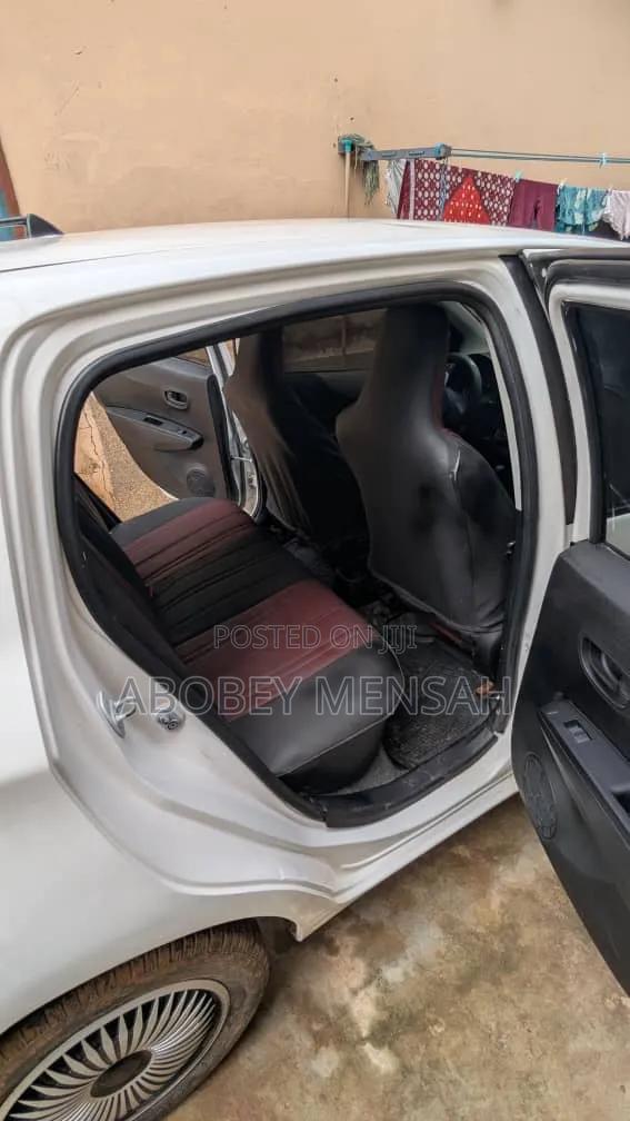 Toyota Vitz 2012 White