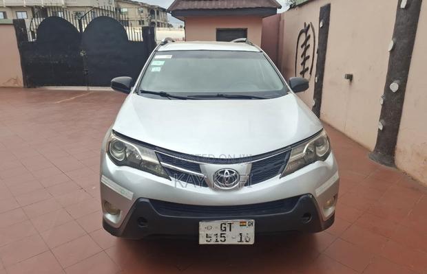 Toyota RAV4 LE 4dr SUV (2.5L 4cyl 6A) 2014 Silver