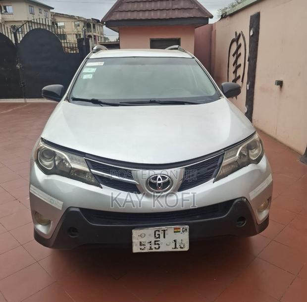 Toyota RAV4 LE 4dr SUV (2.5L 4cyl 6A) 2014 Silver