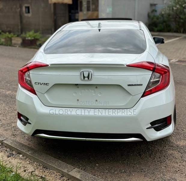 Honda Civic Touring Sedan 2019 White