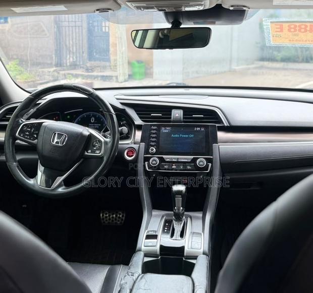Honda Civic Touring Sedan 2019 White