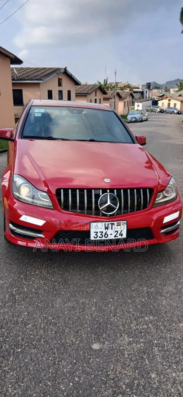 Mercedes-Benz C300 2015 Red