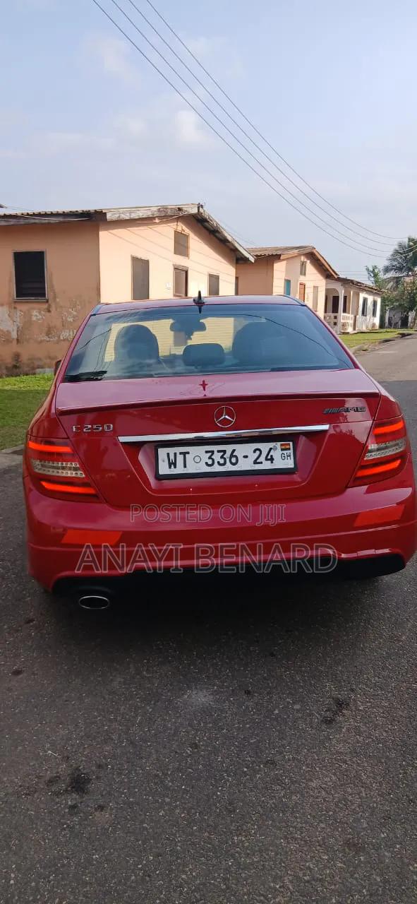 Mercedes-Benz C300 2015 Red