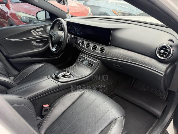 Mercedes-Benz E300 2019 White