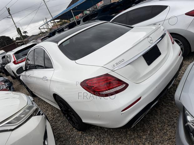 Mercedes-Benz E300 2019 White