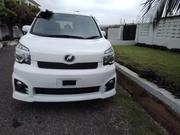 Toyota Voxy X L Edition 4WD 8-Seater 2011 White for sale