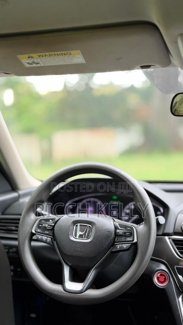 Honda Accord LX (1.5L 4cyl Turbo CVT) 2019 Silver