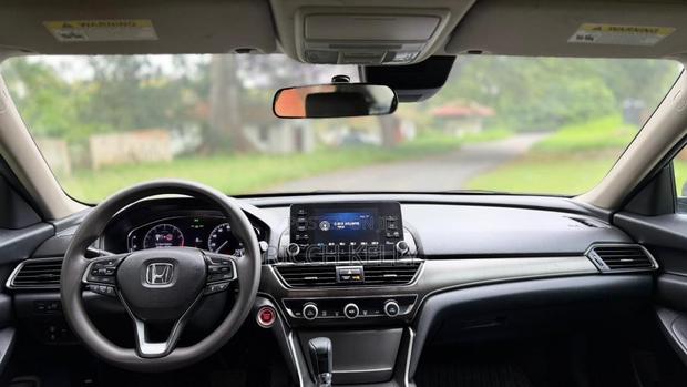Honda Accord LX (1.5L 4cyl Turbo CVT) 2019 Silver