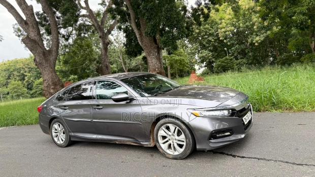 Honda Accord LX (1.5L 4cyl Turbo CVT) 2019 Silver