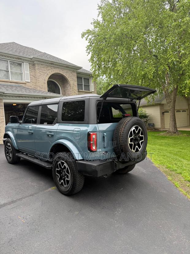 Ford Bronco 2022 Blue
