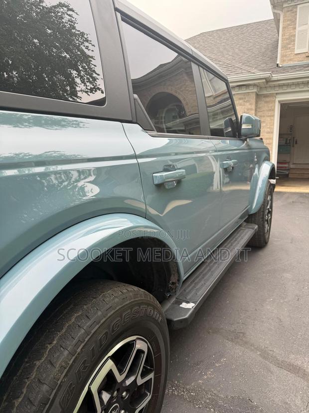 Ford Bronco 2022 Blue
