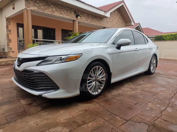 Toyota Camry 2019 White
