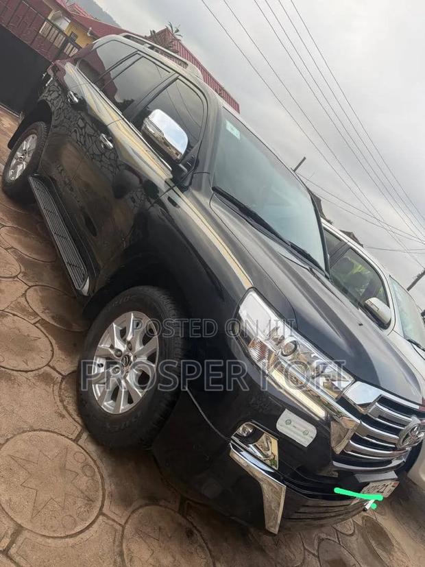 Toyota Land Cruiser 2021 Black