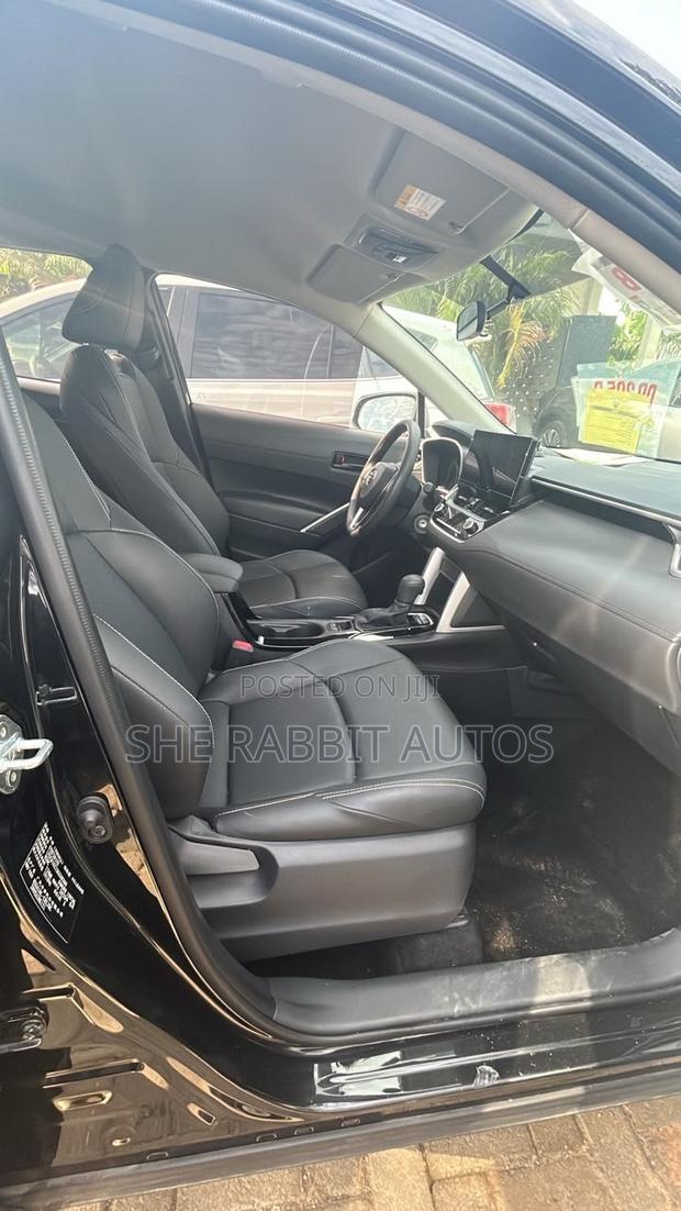 Toyota Corolla Cross 2025 Black