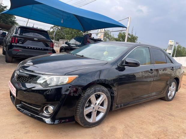 Toyota Camry SE 4dr Sedan (2.5L 4cyl 6A) 2013 Black