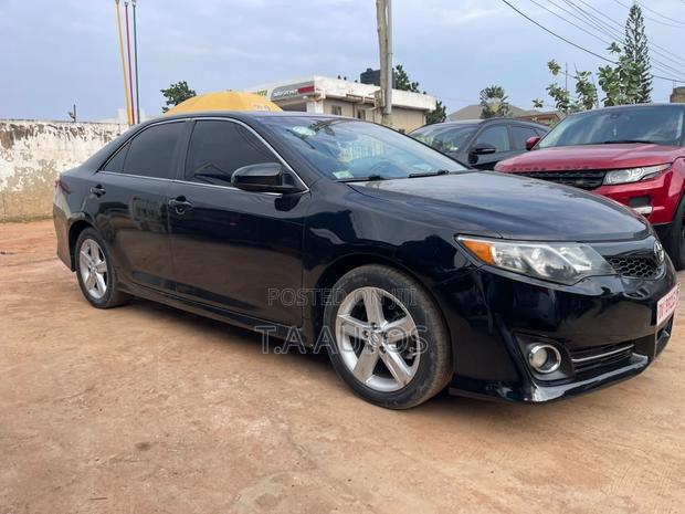 Toyota Camry SE 4dr Sedan (2.5L 4cyl 6A) 2013 Black