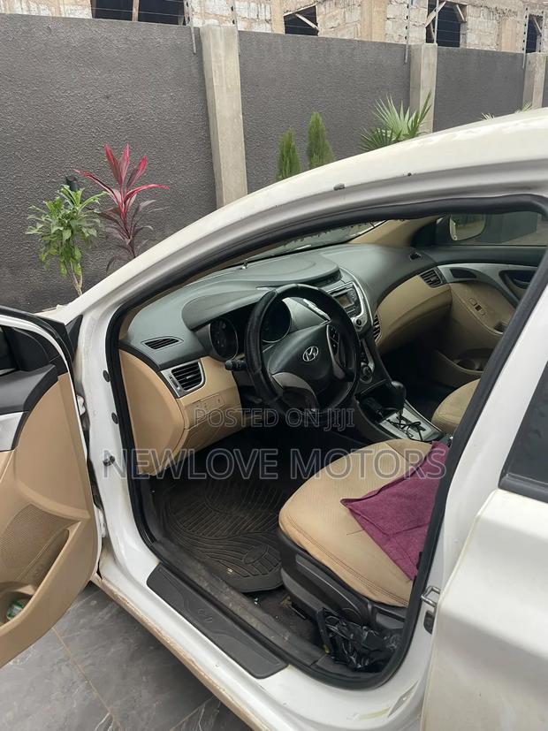 Hyundai Elantra 2013 White