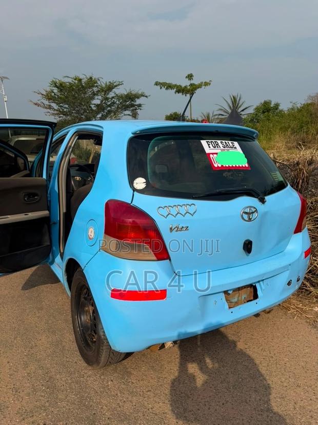 Toyota Vitz 2010 Blue