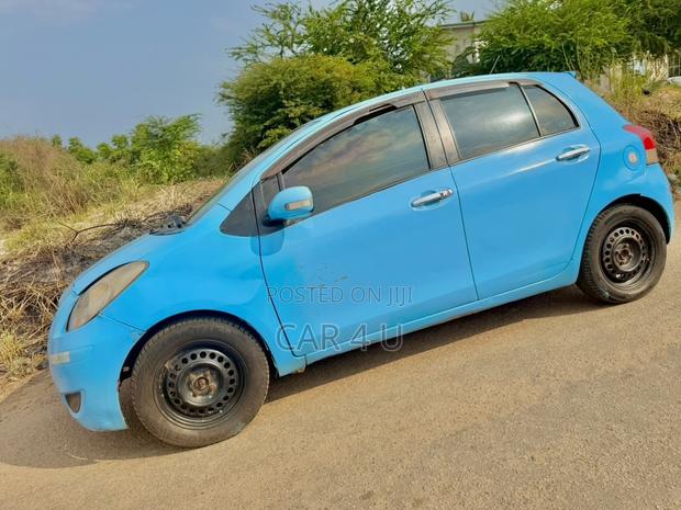 Toyota Vitz 2010 Blue