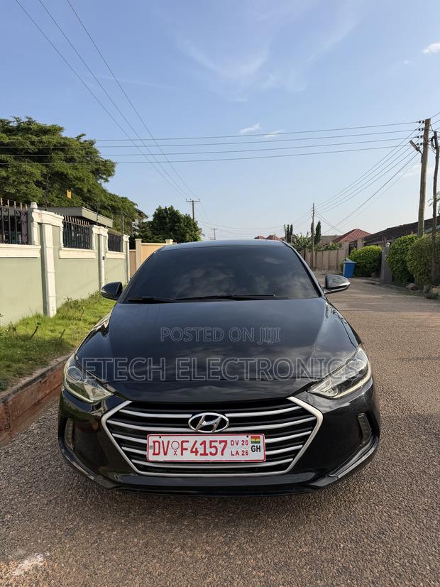 Hyundai Elantra Limited Sedan FWD (2.0L 4cyl 6A) 2017 Black