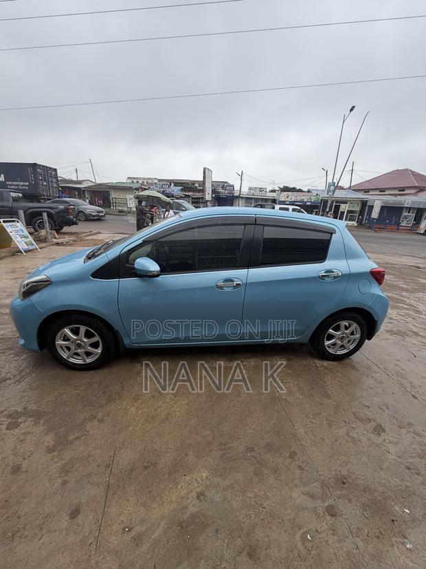 Toyota Vitz 2016 Blue