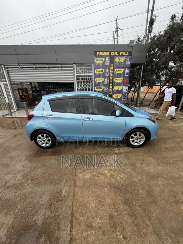 Toyota Vitz 2016 Blue