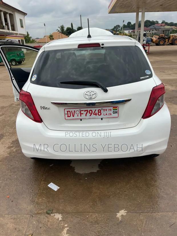Toyota Vitz 2012 White