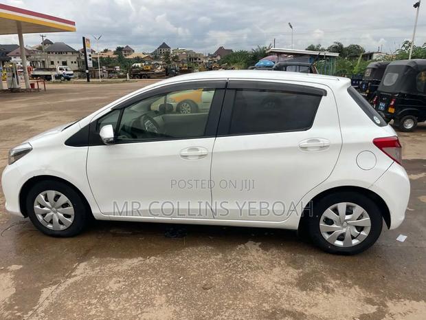 Toyota Vitz 2012 White