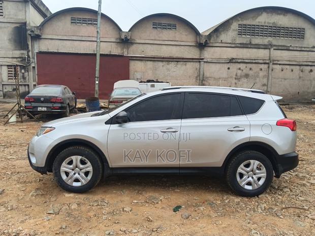 Toyota RAV4 LE 4dr SUV (2.5L 4cyl 6A) 2014 Gray