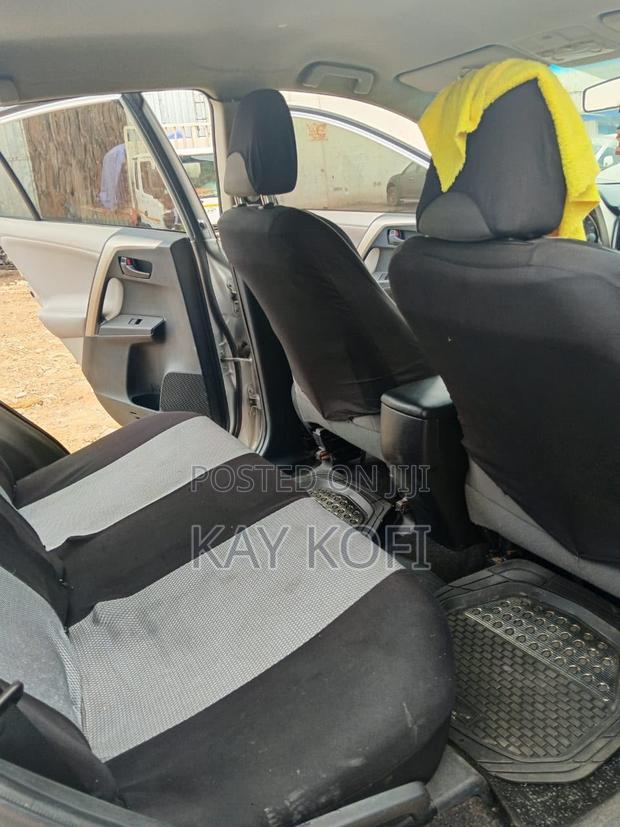 Toyota RAV4 LE 4dr SUV (2.5L 4cyl 6A) 2014 Gray