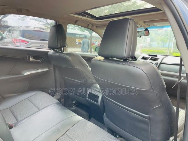 Toyota Camry SE 4dr Sedan (2.5L 4cyl 6A) 2013 White