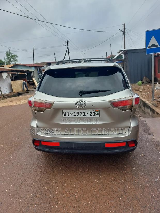 Toyota Highlander 2014 Gold