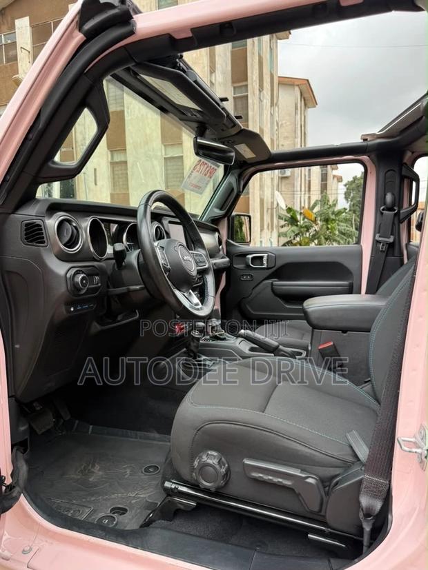Jeep Wrangler Rubicon 4 Door 4x4 2023 Pink