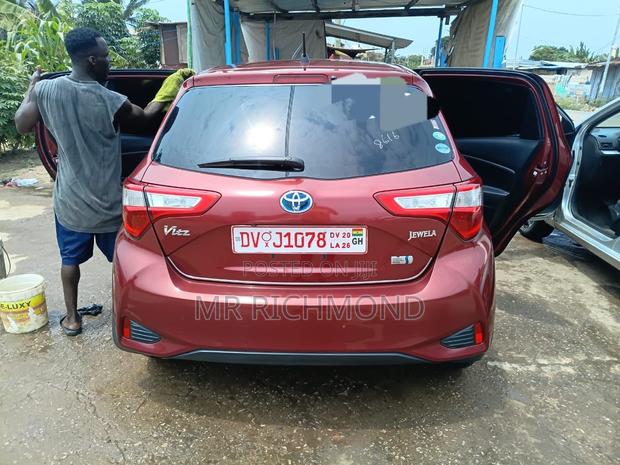 Toyota Vitz 2017 Red