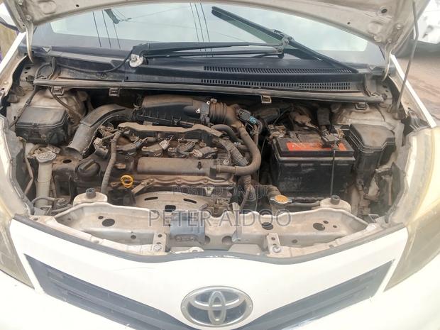 Toyota Vitz 2012 White
