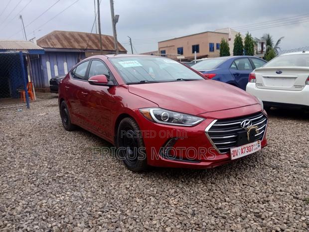 Hyundai Elantra 2018 Red