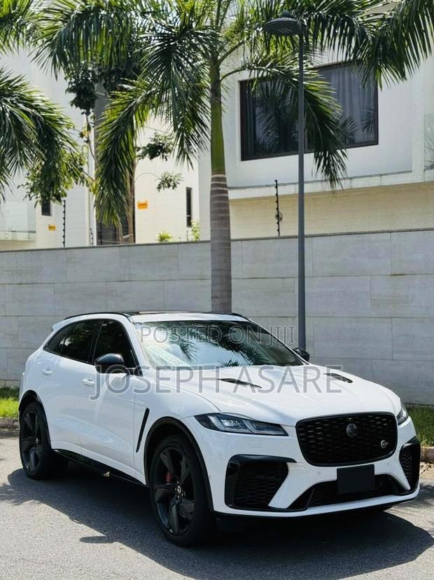 Jaguar E-Pace P250 R-Dynamic SE AWD 2024 White