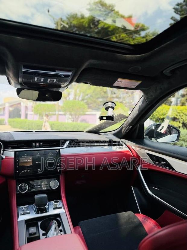 Jaguar E-Pace P250 R-Dynamic SE AWD 2024 White
