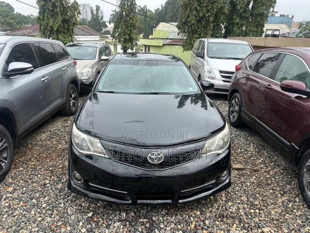 Toyota Camry SE 4dr Sedan (2.5L 4cyl 6A) 2014 Black