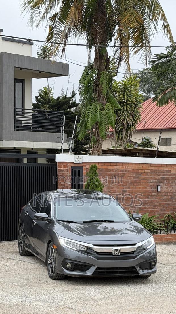 Honda Civic Touring 4dr Sedan (1.5L 4cyl) 2017 Gray