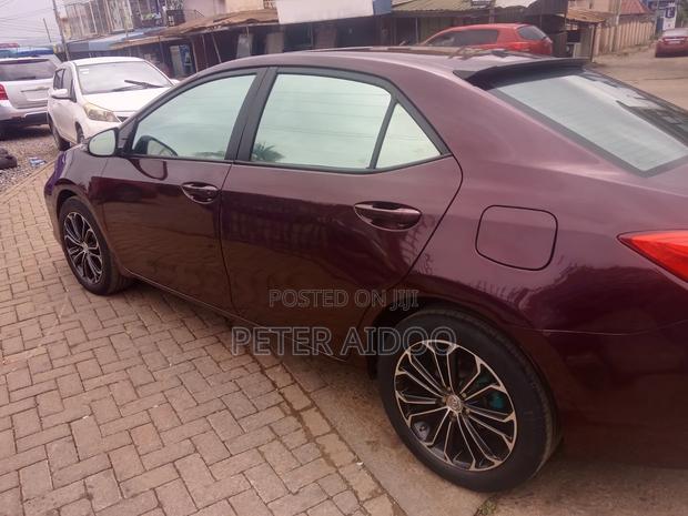 Toyota Corolla 2017 Brown