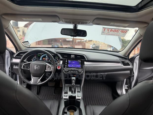 Honda Civic 2018 Silver