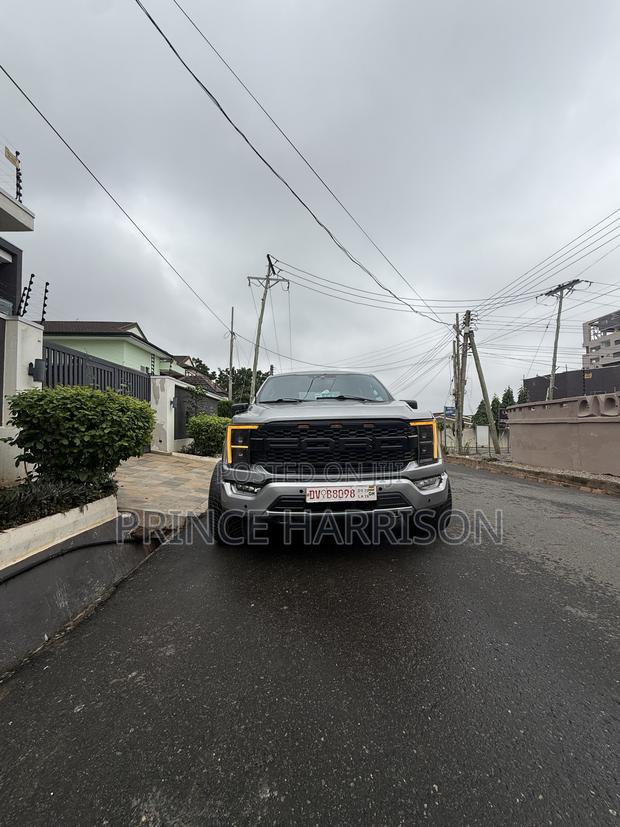 Ford F-150 XLT 2022 Silver