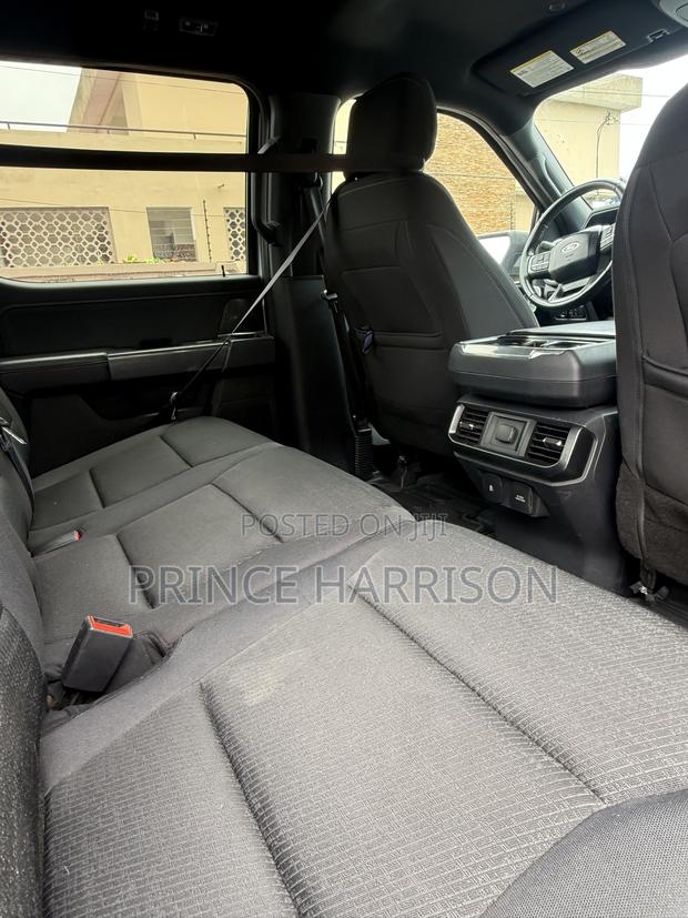 Ford F-150 XLT 2022 Silver