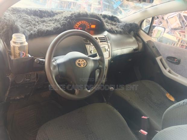Toyota Vitz 1.3 FWD 3dr 2008 Blue